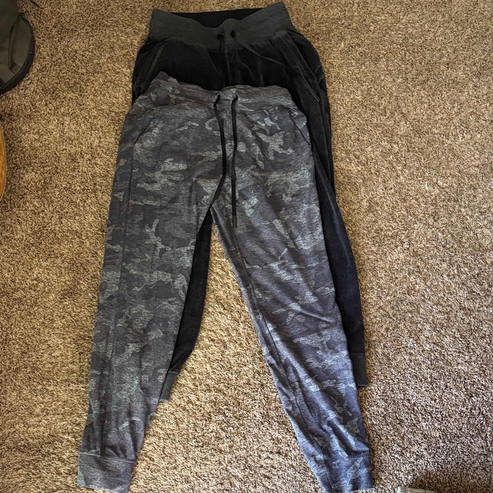 LULULEMON SIZE 4 joggers/sweats